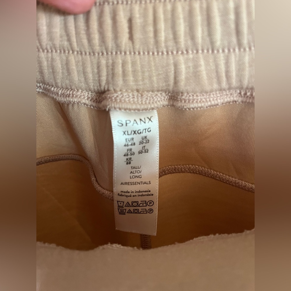 SPANX Air Essentials Wide-Leg Pants - sold out - Picture 5 of 8